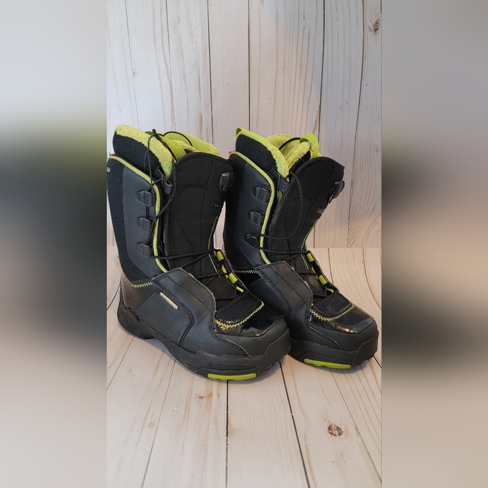 Retails 340*** womans Salomon F20 FUSION snowboard boots size 6